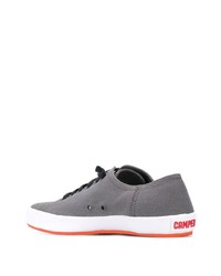 graue Segeltuch niedrige Sneakers von Camper