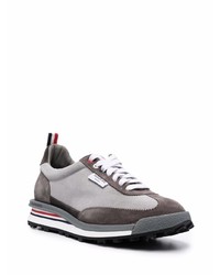 graue Segeltuch niedrige Sneakers von Thom Browne