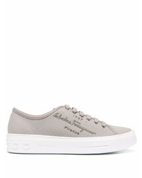 graue Segeltuch niedrige Sneakers von Salvatore Ferragamo