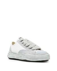 graue Segeltuch niedrige Sneakers von Maison Mihara Yasuhiro