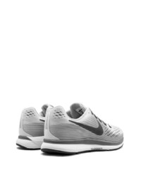 graue Segeltuch Sportschuhe von Nike