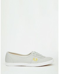 graue Segeltuch Turnschuhe von Fred Perry