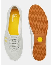 graue Segeltuch Turnschuhe von Fred Perry