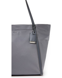 graue Shopper Tasche aus Nylon von Tumi