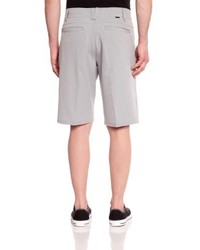 graue Shorts von Oakley