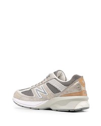 graue Sportschuhe von New Balance