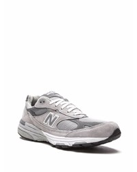 graue Sportschuhe von New Balance