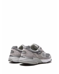 graue Sportschuhe von New Balance