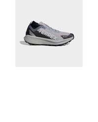 graue Sportschuhe von adidas Terrex