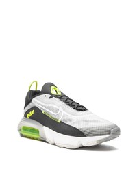 graue Sportschuhe von Nike