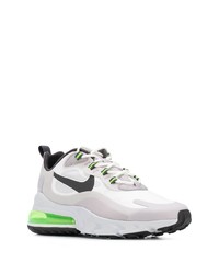 graue Sportschuhe von Nike