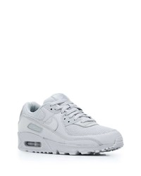 graue Sportschuhe von Nike