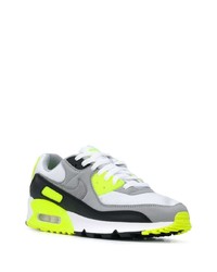 graue Sportschuhe von Nike