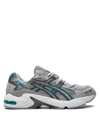 graue Sportschuhe von Asics