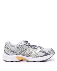 graue Sportschuhe von Asics