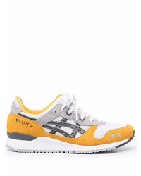 graue Sportschuhe von Asics