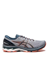 graue Sportschuhe von Asics