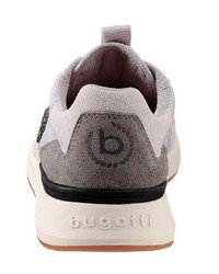 graue Sportschuhe von Bugatti