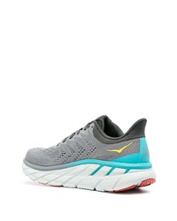 graue Sportschuhe von Hoka One One