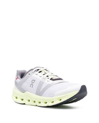 graue Sportschuhe von ON Running