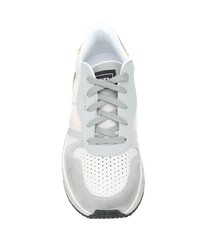 graue Sportschuhe von Diesel