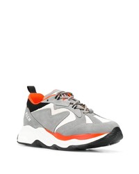 graue Sportschuhe von MSGM