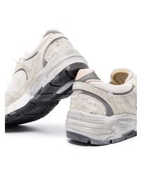 graue Sportschuhe von Golden Goose