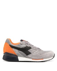 graue Sportschuhe von Diadora