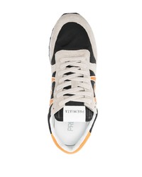 graue Sportschuhe von Premiata