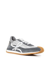 graue Sportschuhe von Loewe