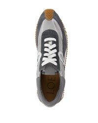 graue Sportschuhe von Loewe