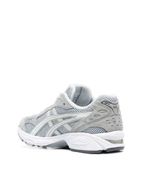 graue Sportschuhe von Asics