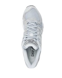 graue Sportschuhe von Asics