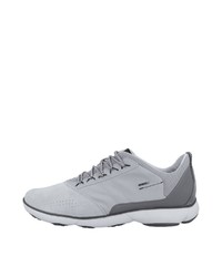 graue Sportschuhe von Geox