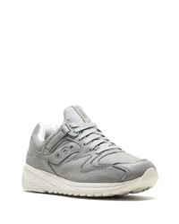 graue Sportschuhe von Saucony