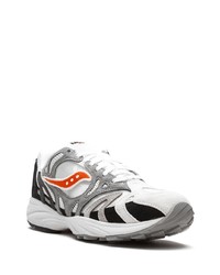 graue Sportschuhe von Saucony