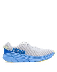 graue Sportschuhe von Hoka One One