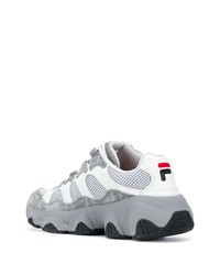 graue Sportschuhe von Fila