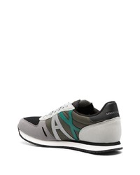 graue Sportschuhe von Armani Exchange