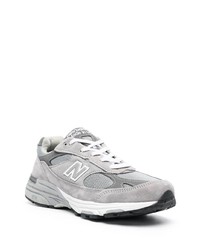 graue Sportschuhe von New Balance