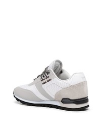 graue Sportschuhe von BOSS