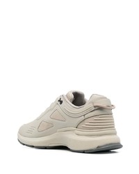 graue Sportschuhe von Athletics Footwear