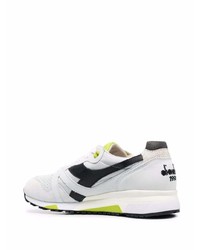 graue Sportschuhe von Diadora