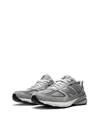 graue Sportschuhe von New Balance