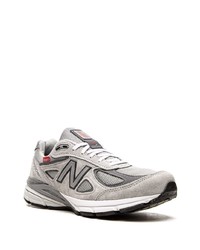 graue Sportschuhe von New Balance