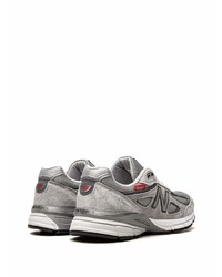 graue Sportschuhe von New Balance