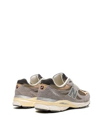 graue Sportschuhe von New Balance