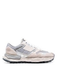 graue Sportschuhe von Maison Mihara Yasuhiro