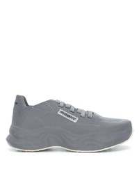 graue Sportschuhe von Misbhv