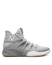 graue Sportschuhe von New Balance